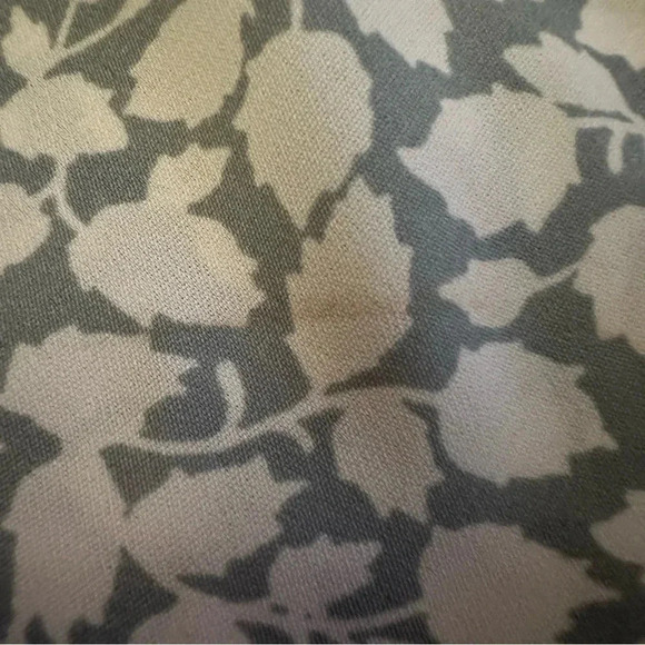 Abercrombie and Fitch •White and blue leaf print tank top size medium - Picture 7 of 12